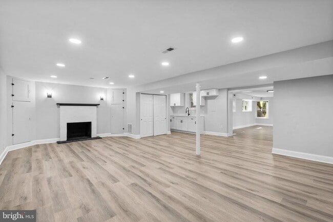 Building Photo - 14906 Dunstan Ln