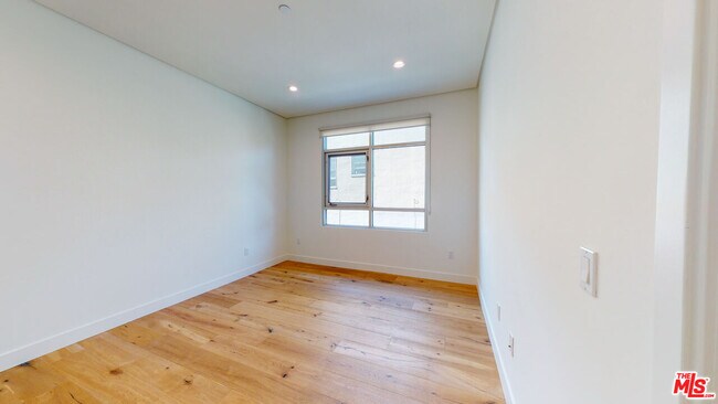 Building Photo - 938 Orange Grv Ave