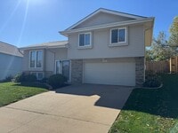 Building Photo - Omaha Rental Home Offering Modern Updates ...