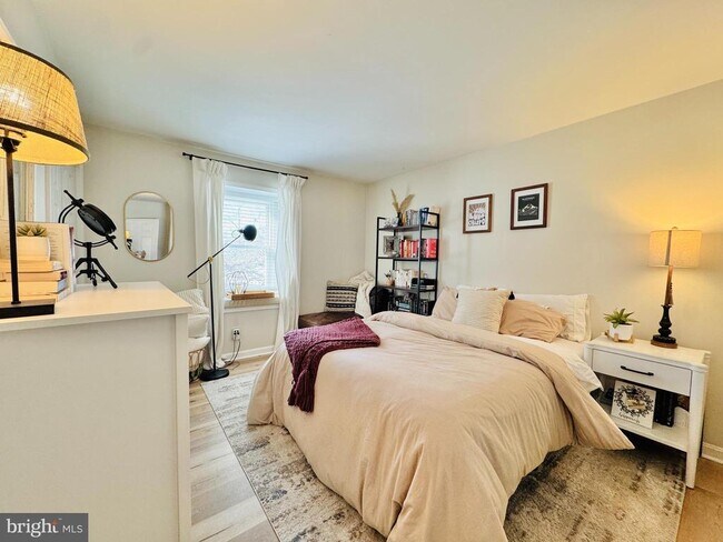 Building Photo - 1101 Harbour Dr