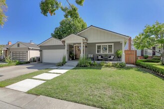 Building Photo - Coming Soon...Gorgeous High End 4 bed/2.5 ...