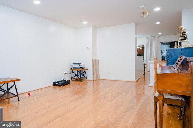 Building Photo - 12964 Pinnacle Dr