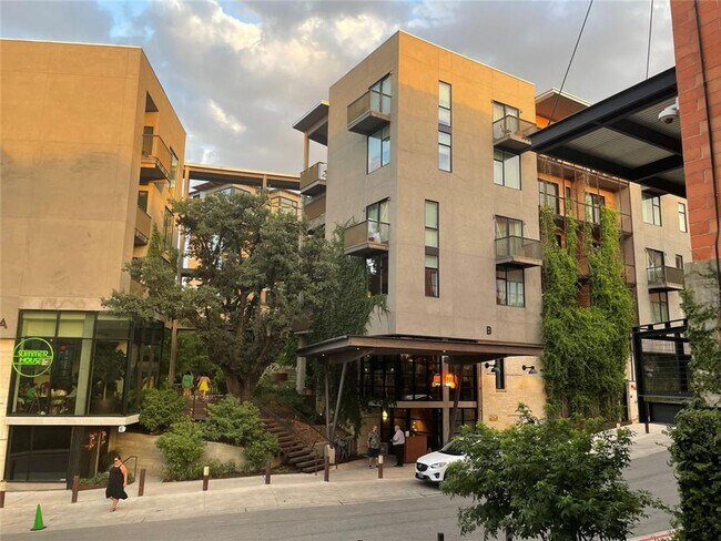 Building Photo - 1bed/1bath Condo in Travis Heights