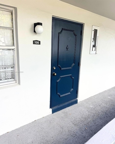 Building Photo - 7787 Golf Cir Dr