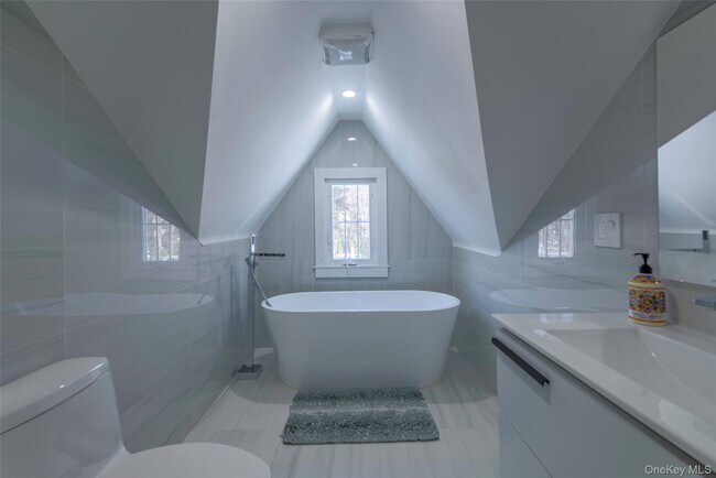 Building Photo - 20 N Ravine Rd