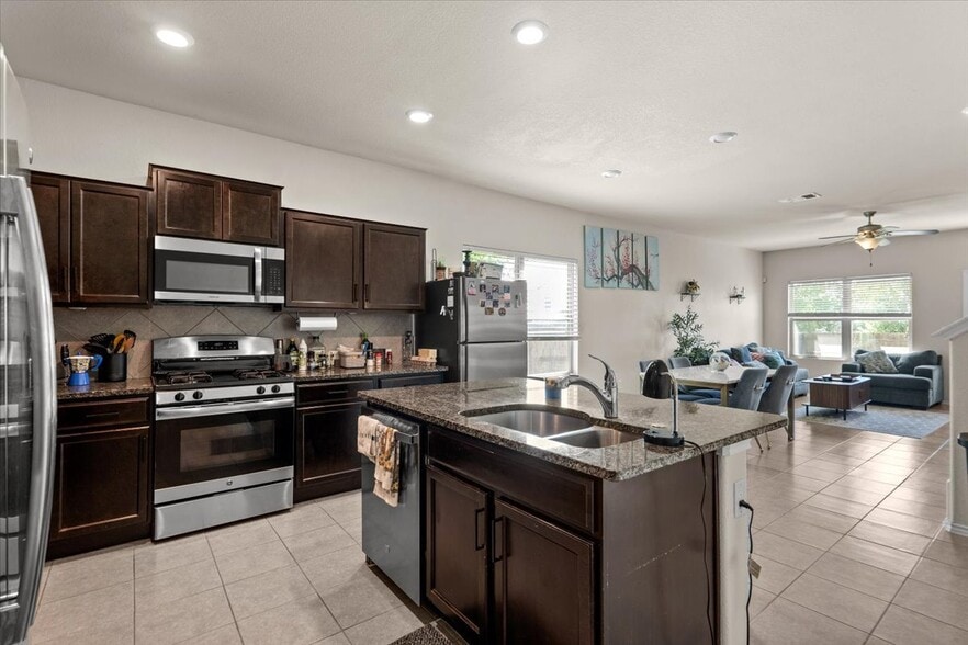 Building Photo - 3801 Black Granite Dr