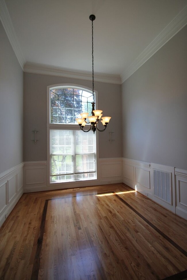 Building Photo - Exclusively Offered By Muse Realty Rentals, LLC