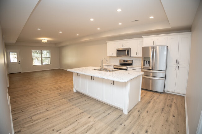 Building Photo - 824 El Dorado Dr