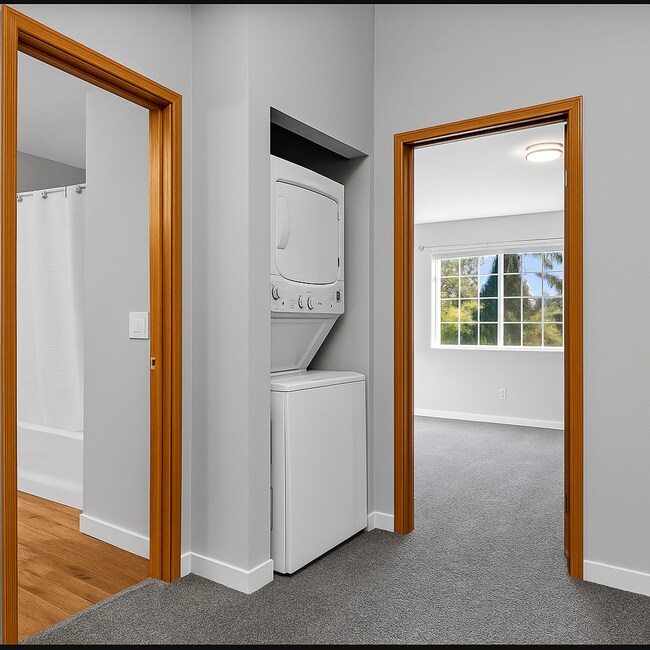 Building Photo - Beautiful 2 bed, 1.5 bath Townhome located in Edmonds $2395/mo.