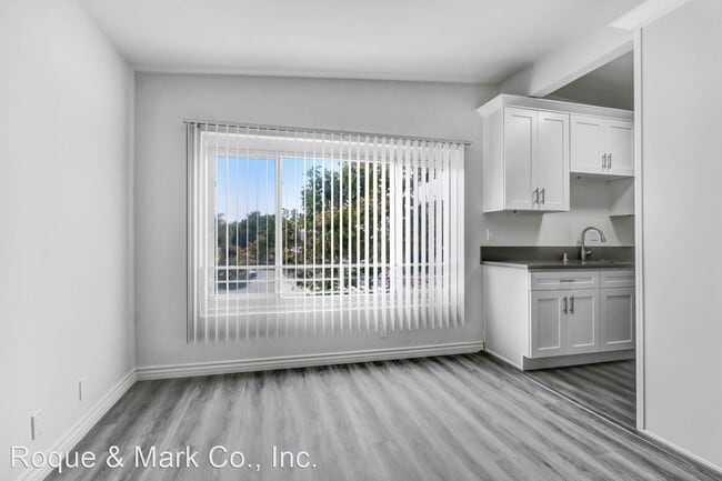 Building Photo - 1 br, 1 bath Apartment - 1010 Pico Blvd. 1...