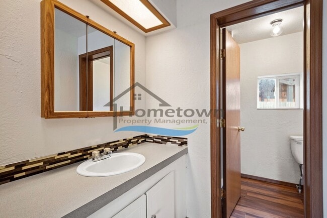 Building Photo - Post Falls Riverfront Home!