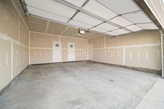Building Photo - 1232 Gillespie Ln
