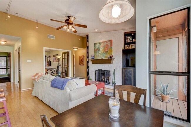 Building Photo - 1406 Windsor Rd