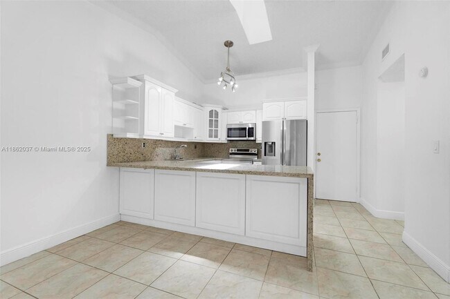 Building Photo - 6234 SW 151st Ct