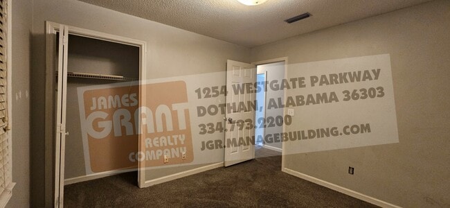 Building Photo - 211 Plantation Rd