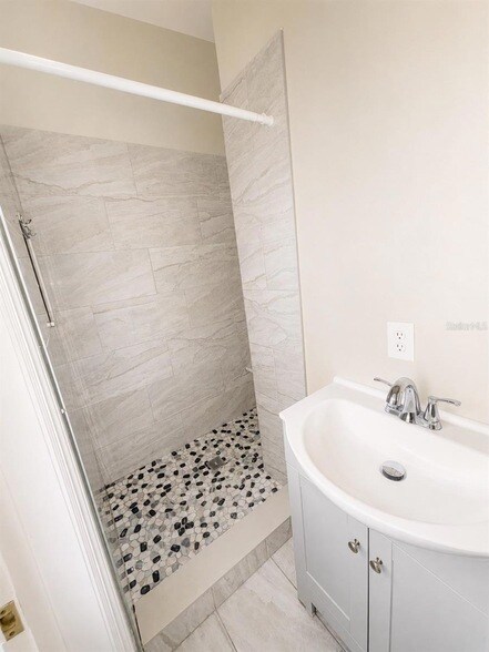 Building Photo - 468 Clemson Dr