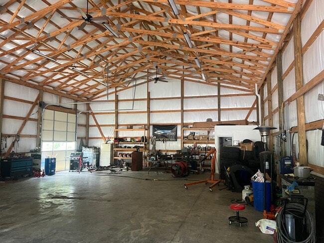 Building Photo - 2797 Happy Valley Rd