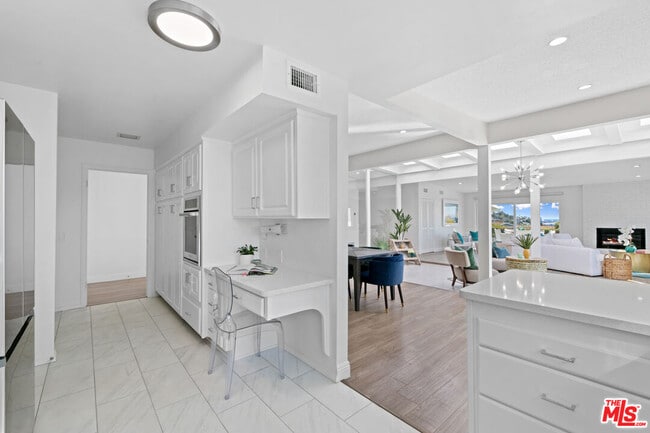 Building Photo - 3636 Oceanhill Way