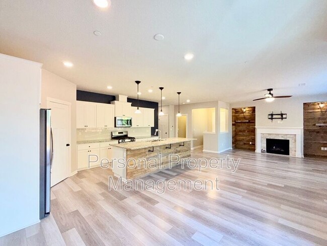 Building Photo - 3623 NE Sitka Dr