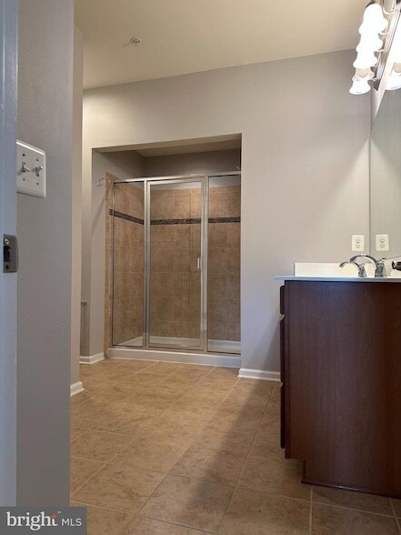 Building Photo - 24598 Johnson Oak Terrace
