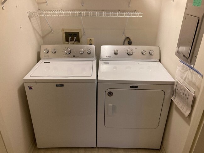 Building Photo - Beautiful 2 bedroom 2 bathroom First Floor Condo in Bel Air