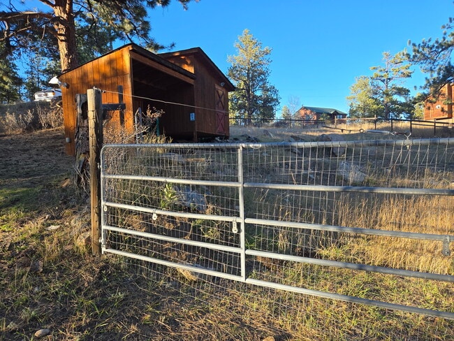 Building Photo - 11 Sun Way