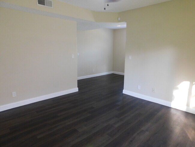 Building Photo - 611 Cypress Lake Blvd