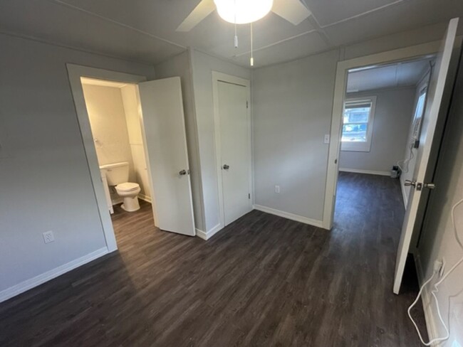 Building Photo - Newly Renovated 1 Bedroom, 1 Bathroom Apar...