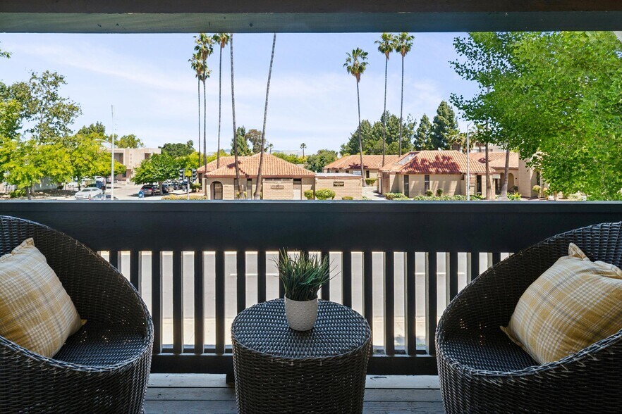 Building Photo - 1009 Murrieta Blvd