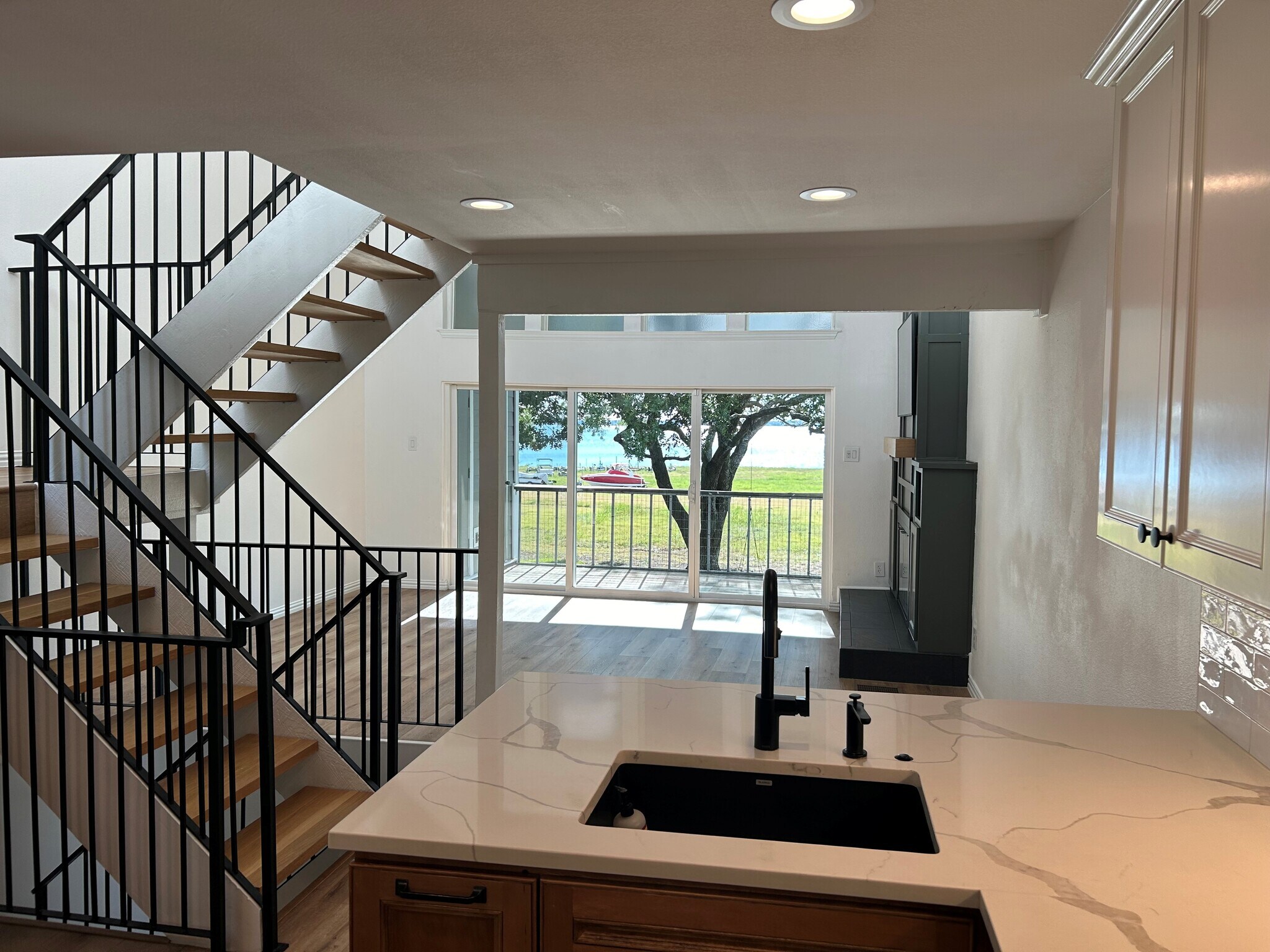 Building Photo - 300 Rush Creek Dr