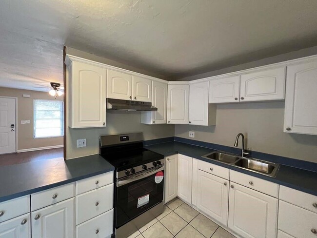 Building Photo - 3701 SW 58th Terrace