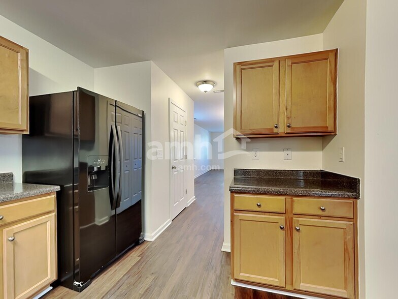 Building Photo - 3904 Edgewood Terrace Rd