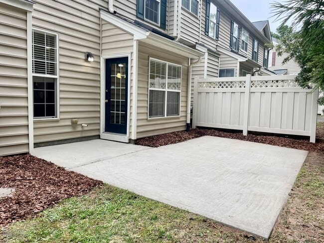 Building Photo - 9519 Dellbrook Ct