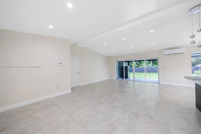 Building Photo - 840 NE 159th St