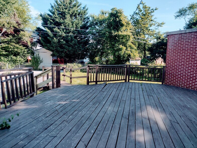 Building Photo - 4204 Colonial Rd