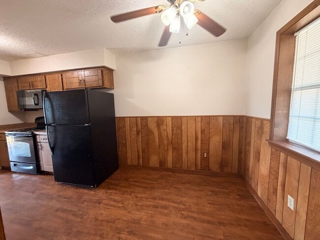 Interior Photo - 1006 S Inglewood, Apt 1-18