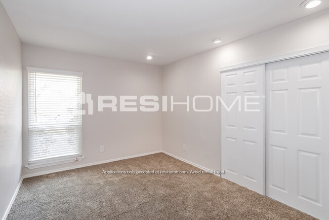 Building Photo - 4525 Larner St