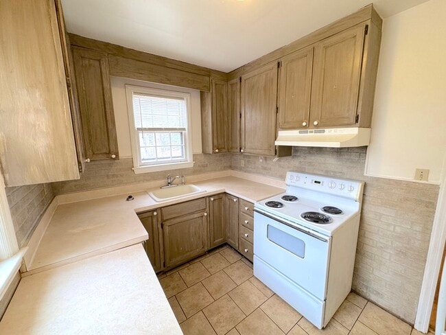 Building Photo - 1313 Frank St