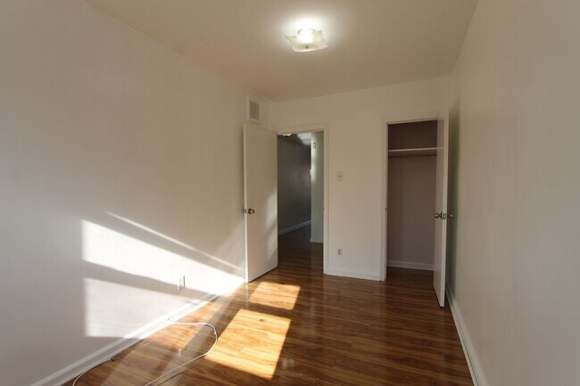 Building Photo - 6460 Ardleigh St