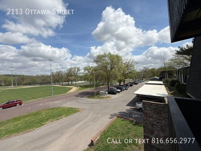 Building Photo - 2113 Ottawa St