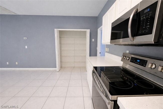 Building Photo - 2502 10th St W