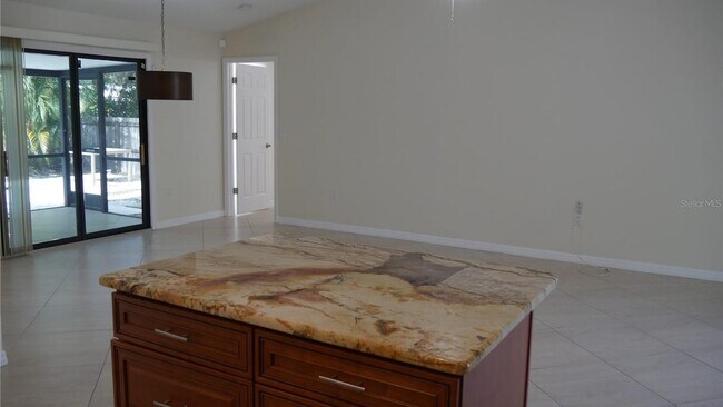 Building Photo - 3026 Vinson Ave