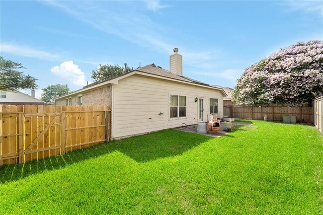 Building Photo - 3511 Cypress Village Dr