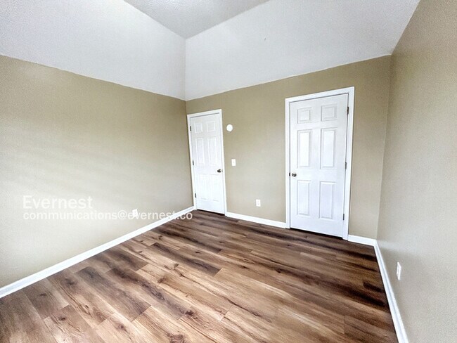 Building Photo - 7105 Mahogany Dr