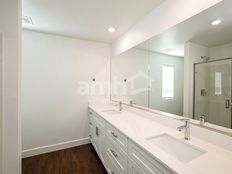 Building Photo - 1515 Inspiration Ln