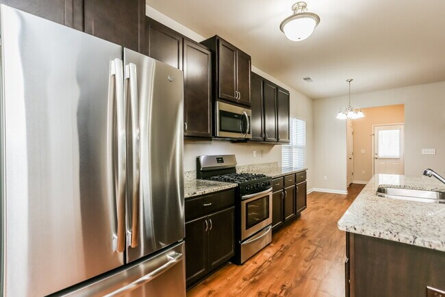 Building Photo - 461 Townsend Bend