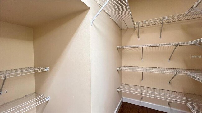 Building Photo - 934 Westpark Dr