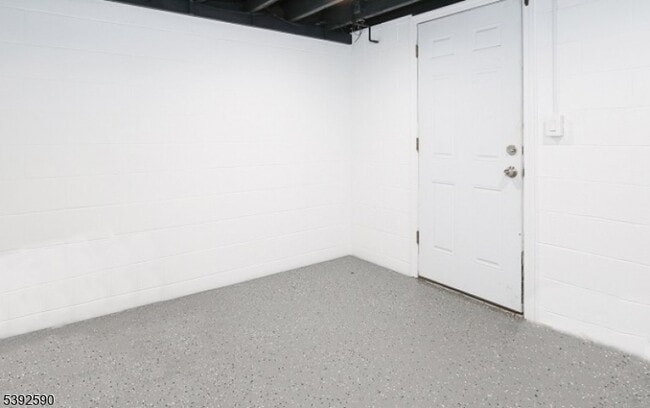 Building Photo - 24 Montague Pl