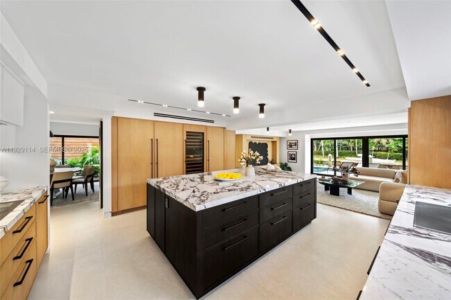 Building Photo - 1815 Fairhaven Pl