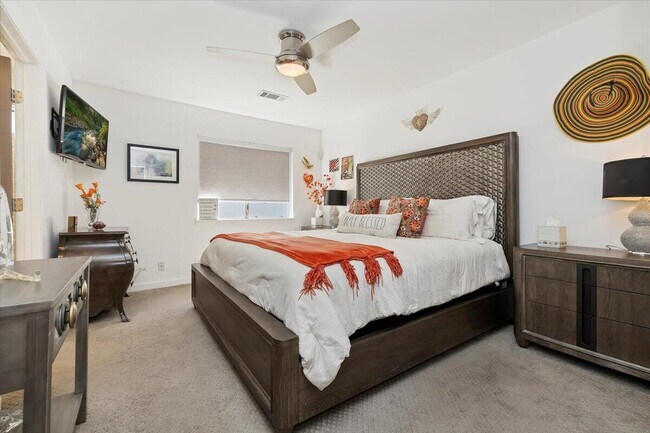 Building Photo - 52273 Avenida Madero